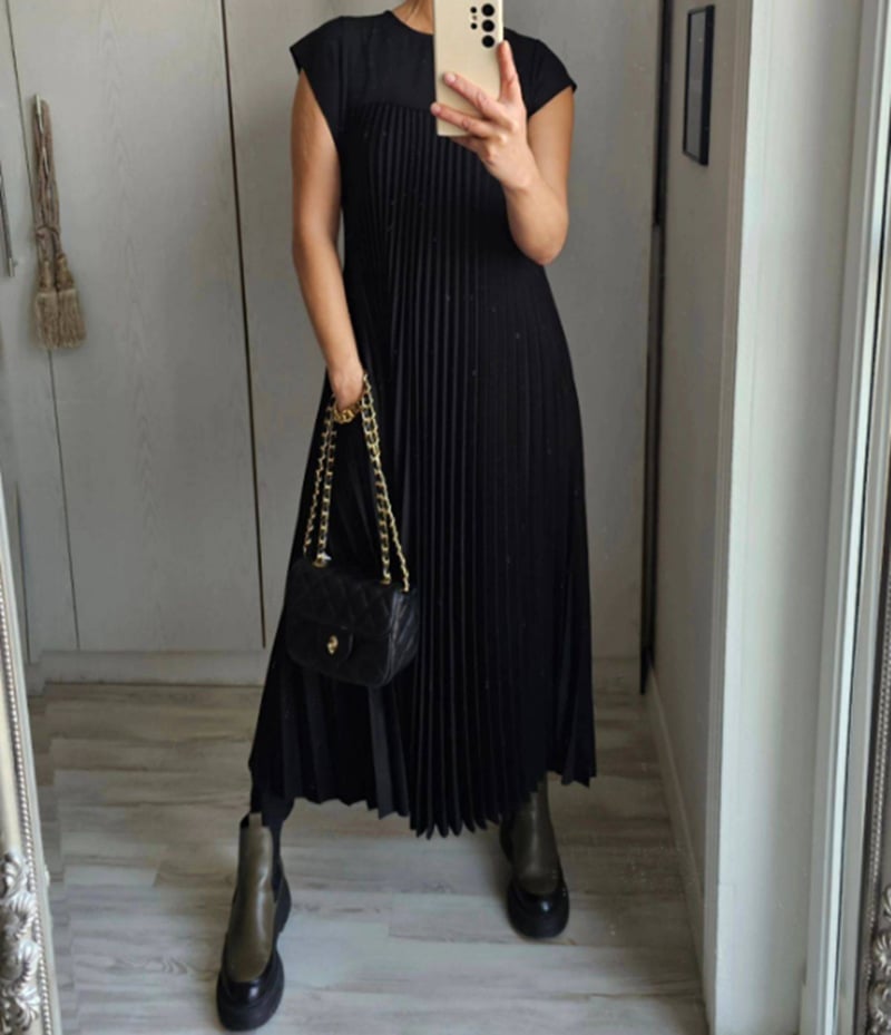 Louvraine - Elegant Pleated Maxi Dress